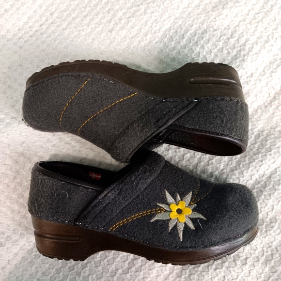 SANITA JUSTINE CLOGS EMBROIDERED SLIP-ON‎ GREY COLOR SIZE 37 (US WOMEN 6.5–7) - Picture 1 of 13